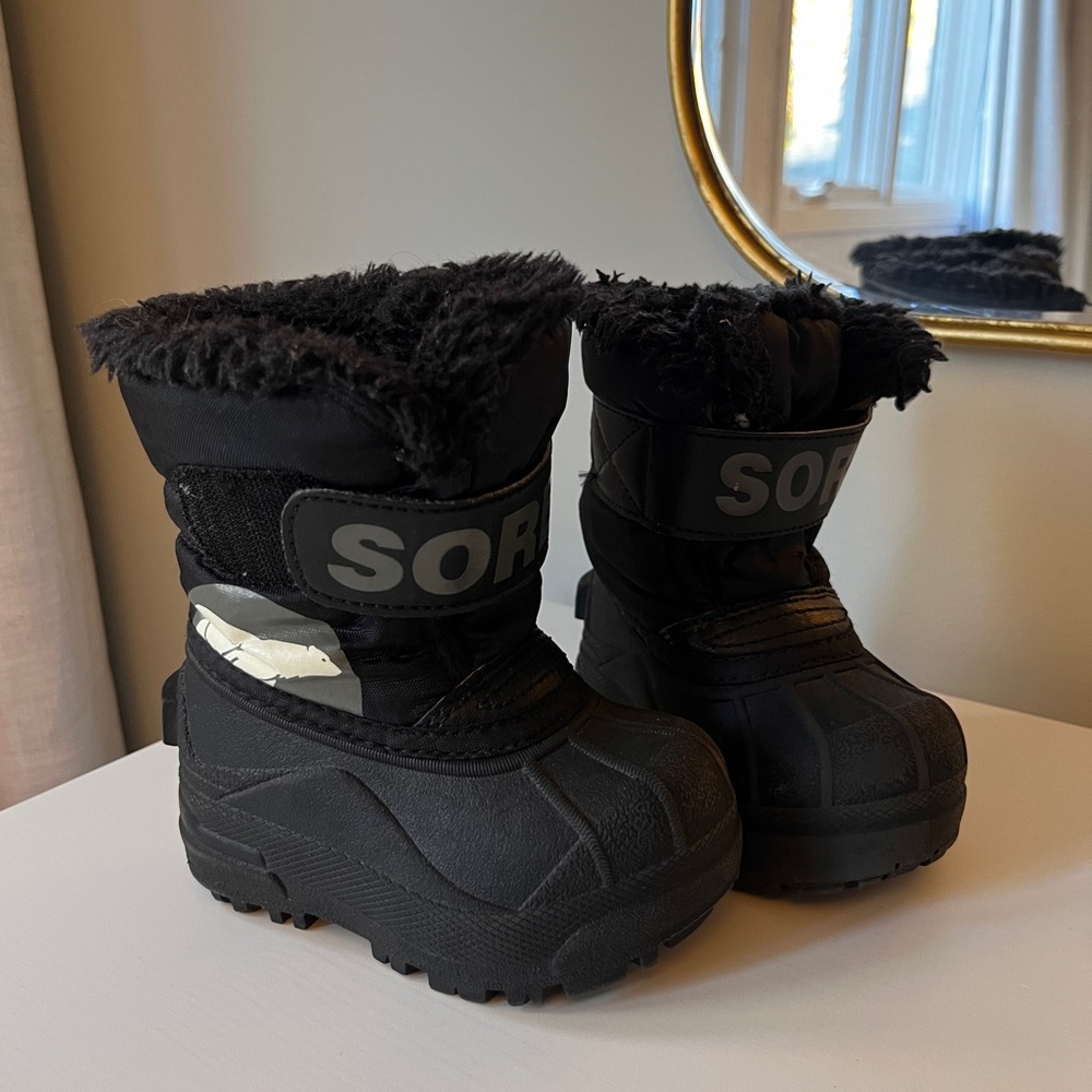 Sorel Snowboots size 5